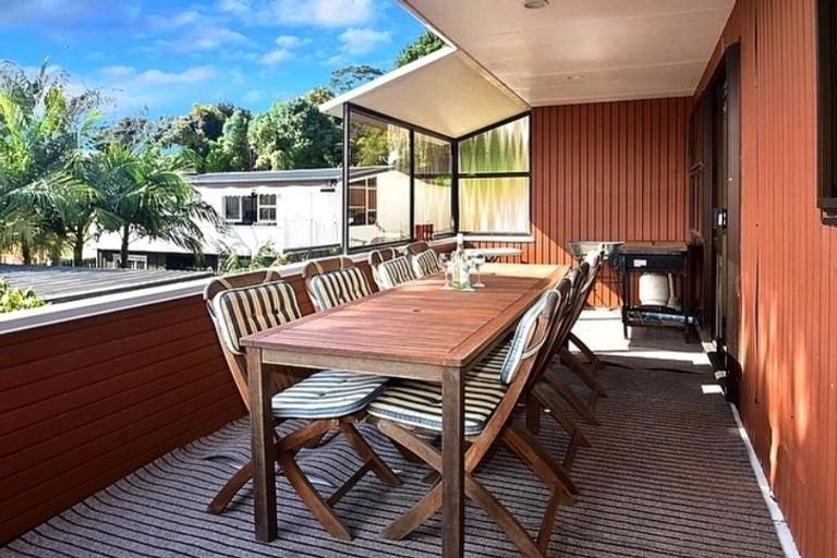 Photo of property in 54a The Circle, Manly, Whangaparaoa, 0930