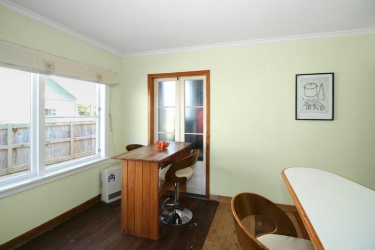 Photo of property in 17 Wallace Place, Westown, New Plymouth, 4310