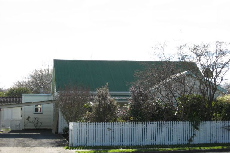 Photo of property in 16 High Street, Bulls, 4818