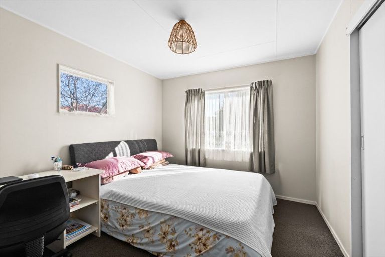 Photo of property in 2/434 Gloucester Street, Taradale, Napier, 4112