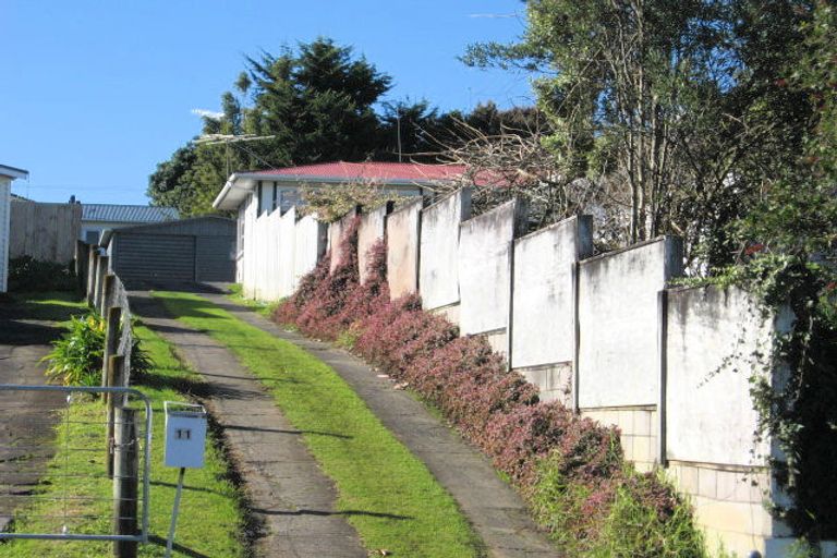 Photo of property in 11 Ranger Place, Wattle Downs, Auckland, 2103