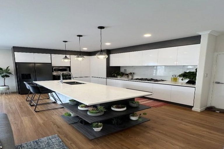 Photo of property in 92 Ksenia Drive, Flat Bush, Auckland, 2019