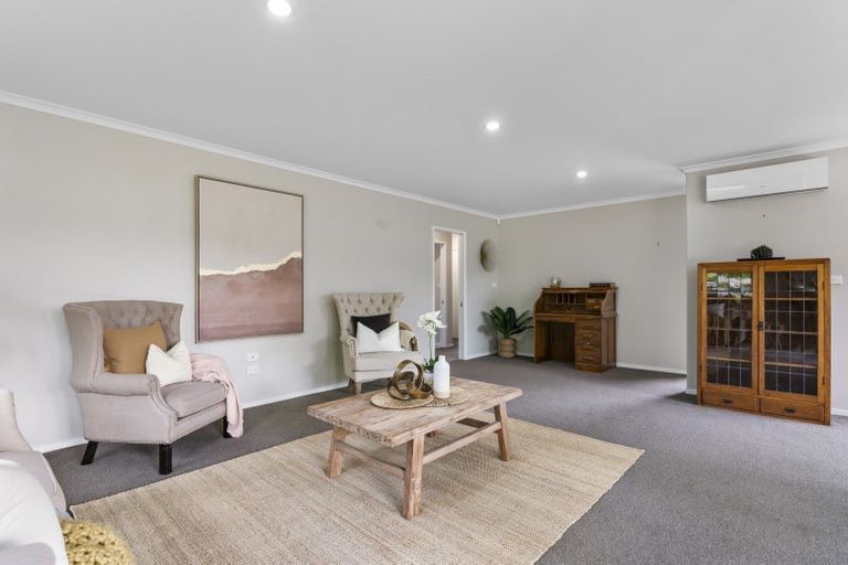 Photo of property in 37 Bridgewater Way, Pyes Pa, Tauranga, 3112