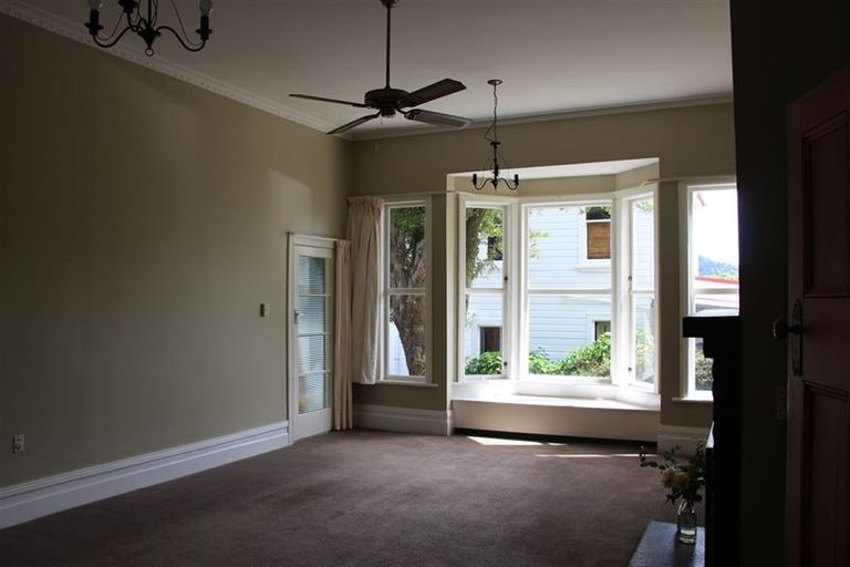 Photo of property in 125 Wellington Street, Picton, 7220