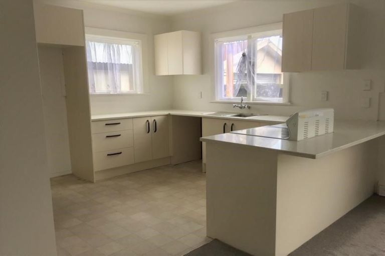 Photo of property in 1/170 Main North Road, Redwood, Christchurch, 8051