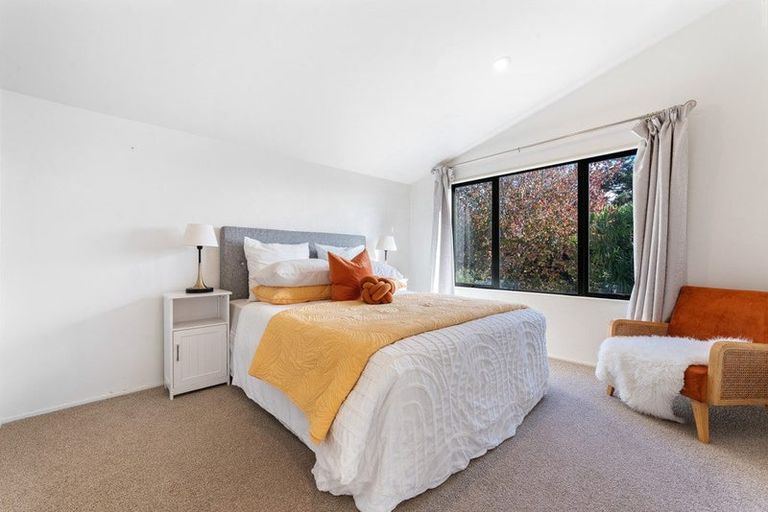 Photo of property in 2/3 Domain Road, Glenfield, Auckland, 0629