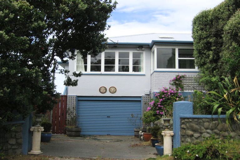 Photo of property in 37 High Street, Island Bay, Wellington, 6023
