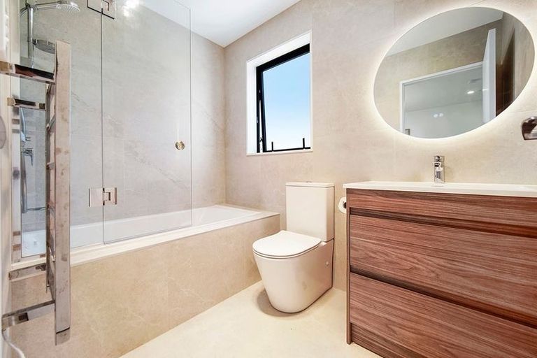 Photo of property in 15d Pipitea Place, Massey, Auckland, 0614