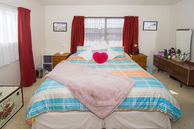 Photo of property in 10 Hogg Crescent, Masterton, 5810