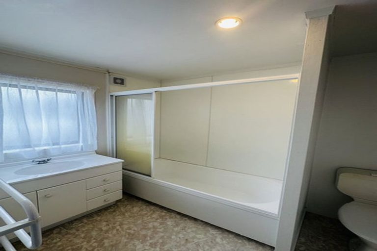 Photo of property in 2/26 Stanaway Street, Hillcrest, Auckland, 0627