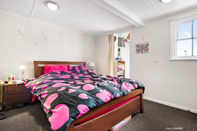 Photo of property in 113 Northland Road, Northland, Wellington, 6012