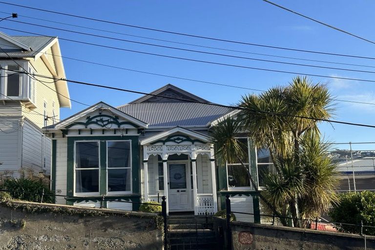 Photo of property in 38 Pirie Street, Mount Victoria, Wellington, 6011