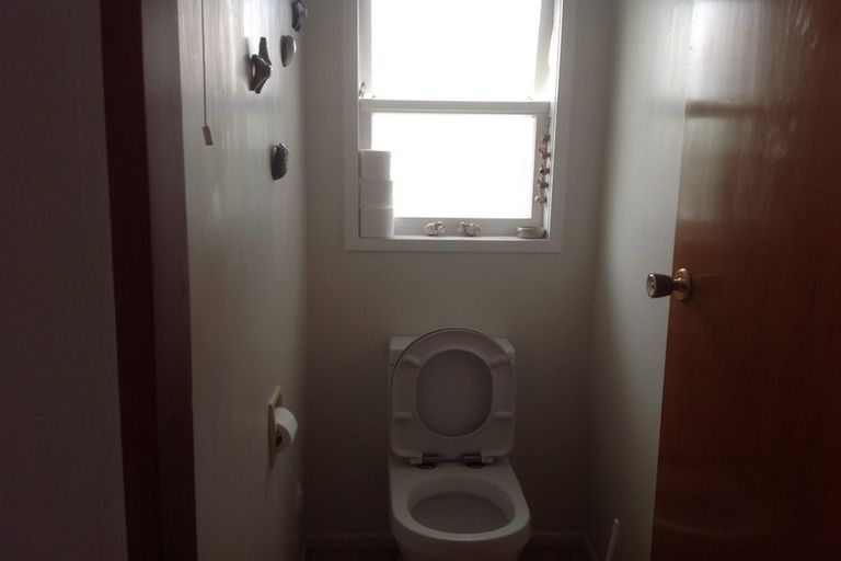 Photo of property in 33 Viewmont Drive, Harbour View, Lower Hutt, 5010