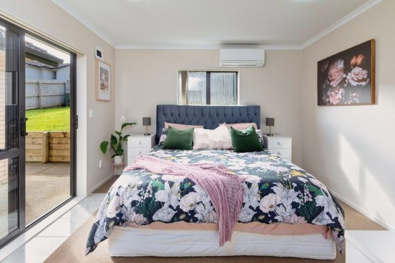 Photo of property in 26 Burton's Drive, Swanson, Auckland, 0614