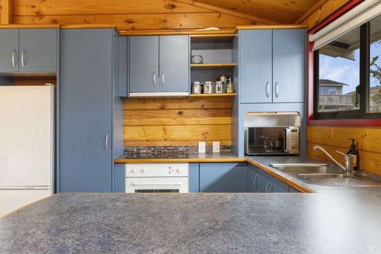 Photo of property in 4 Mahuta Road, Waitahanui, Taupo, 3378