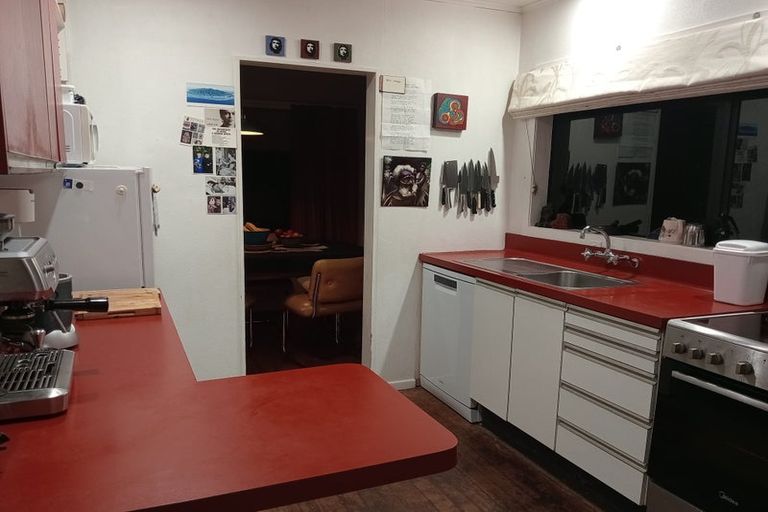 Photo of property in 11 Te Pari Pari Road, Pukerua Bay, 5026