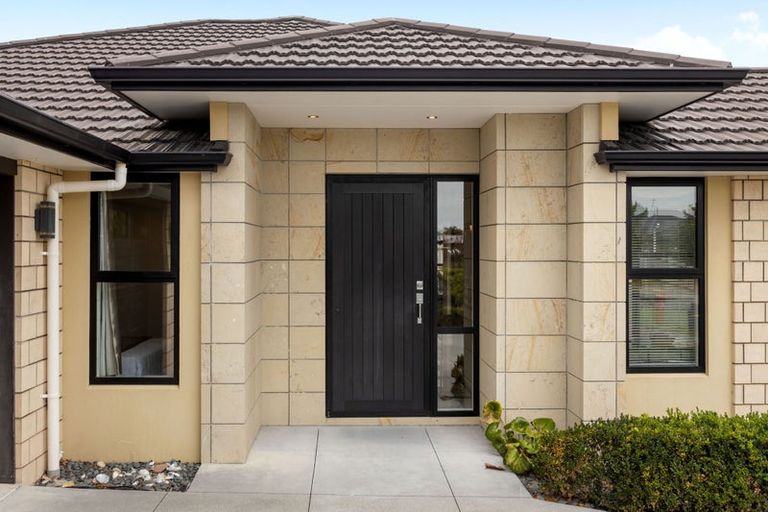 Photo of property in 19 Piwakawaka Court, Rototuna North, Hamilton, 3210