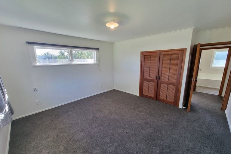 Photo of property in 12 Raglan Street, Mangere East, Auckland, 2024