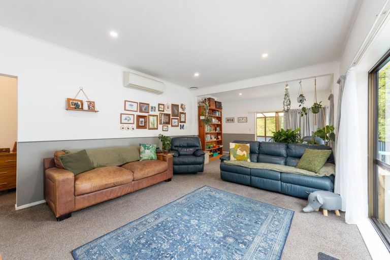 Photo of property in 8 Harold Grove, Stokes Valley, Lower Hutt, 5019