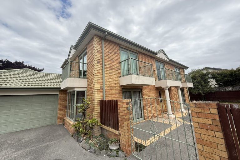 Photo of property in 1/5 Chateau Drive, Burnside, Christchurch, 8053