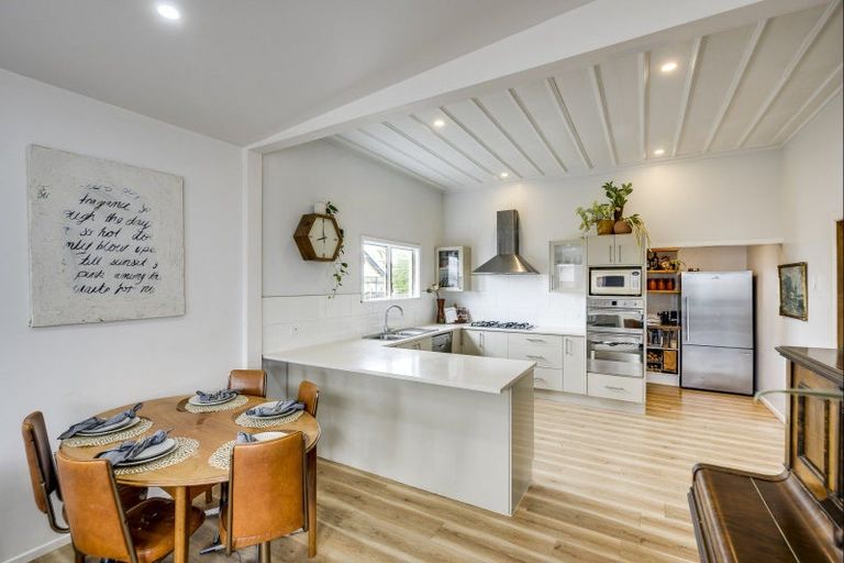 Photo of property in 609b Avenue Road West, Saint Leonards, Hastings, 4120