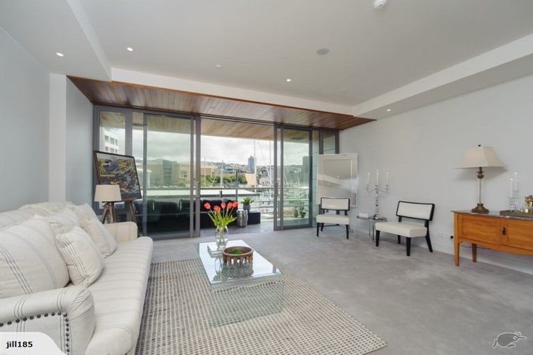 Photo of property in Clyde Quay Wharf, 1b/8 Clyde Quay Wharf, Te Aro, Wellington, 6011