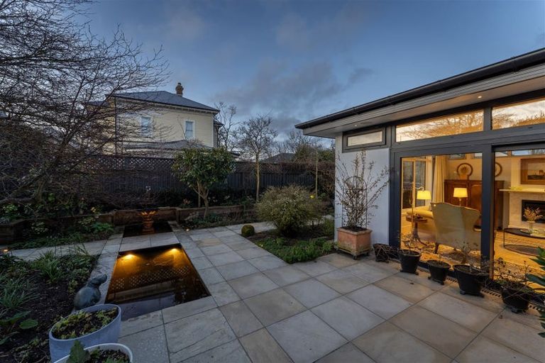 Photo of property in 62a Holly Road, St Albans, Christchurch, 8014