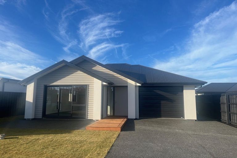 Photo of property in 13 Inch Crescent, Rangiora, 7400
