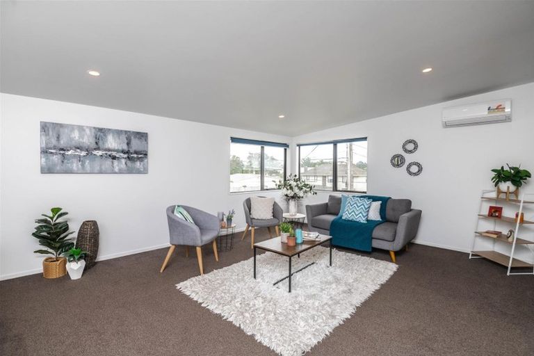 Photo of property in 106b Glanmire Road, Newlands, Wellington, 6037