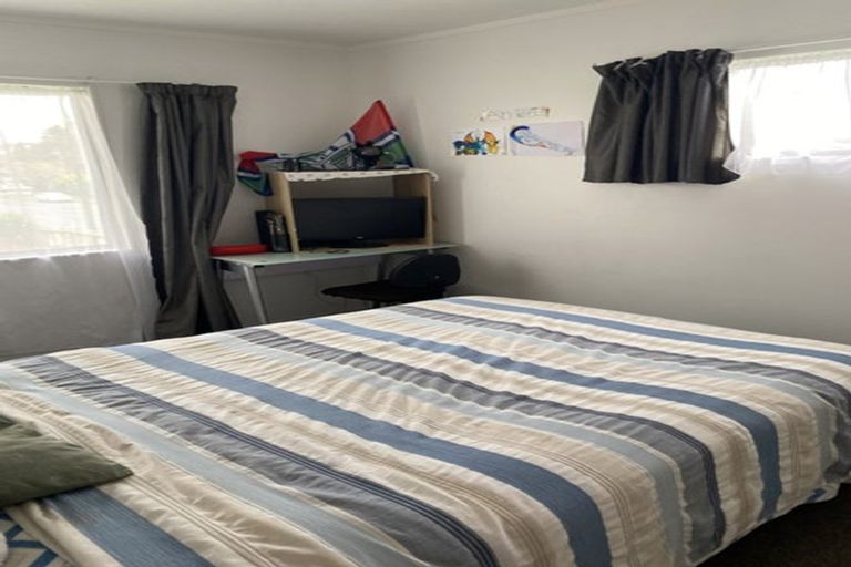 Photo of property in 12 Duxfield Drive, Ranui, Auckland, 0612