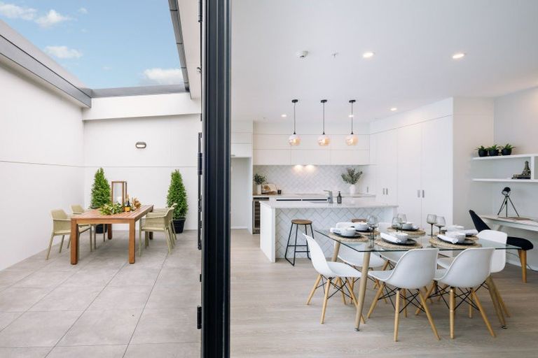 Photo of property in 203/86 Alpha Street, Cambridge, 3434