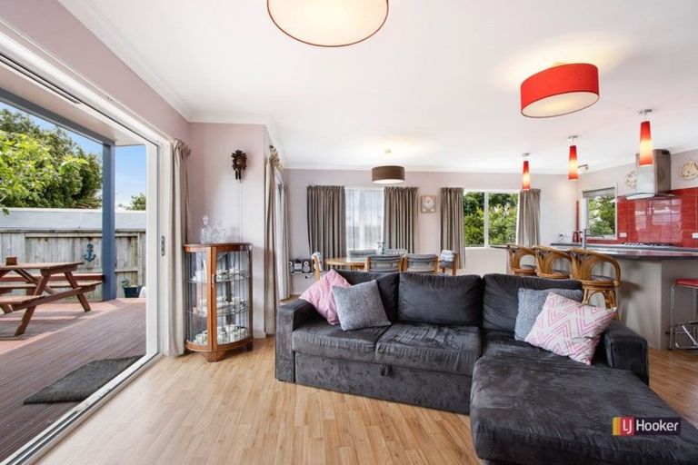 Photo of property in 15a Roretana Drive, Athenree, Katikati, 3177