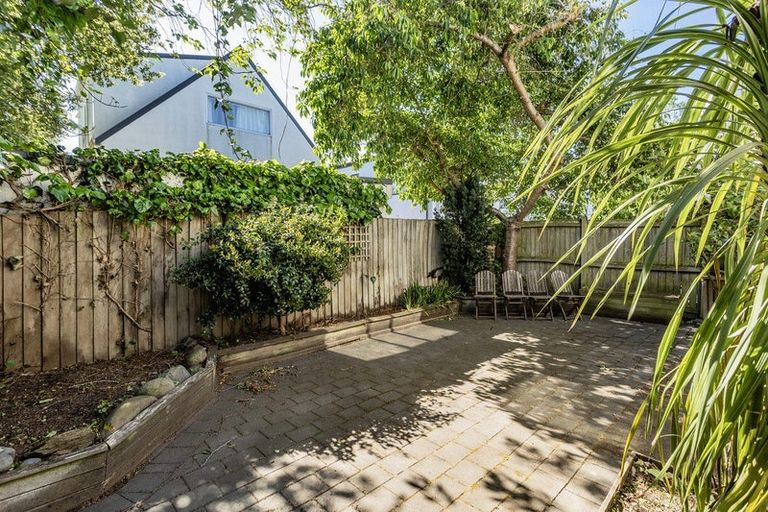 Photo of property in 30 Coles Place, St Albans, Christchurch, 8014