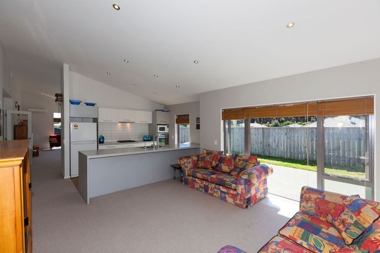 Photo of property in 26 Bluewater Place, Paraparaumu, 5032