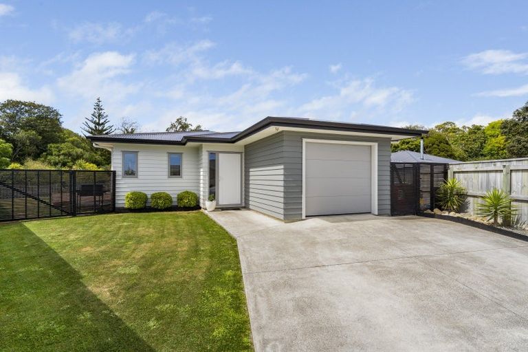 Photo of property in 15 Kingi Te Ahoaho Place, Otaki, 5512