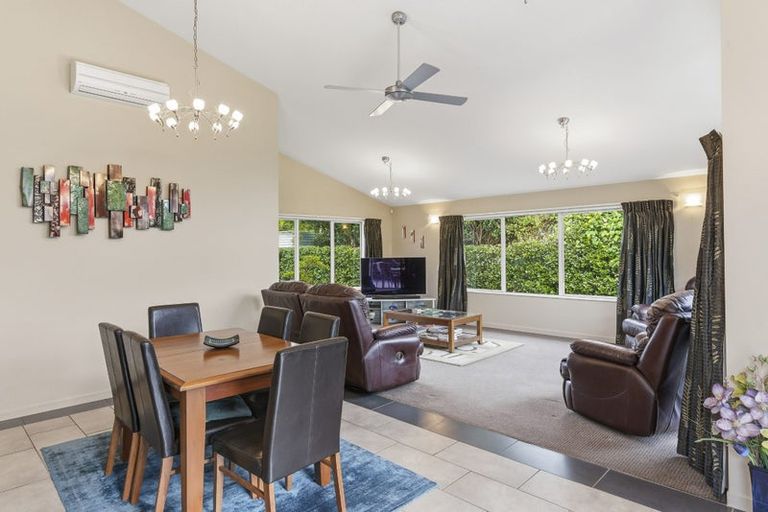 Photo of property in 3 Iti Grove, Waikanae, 5036