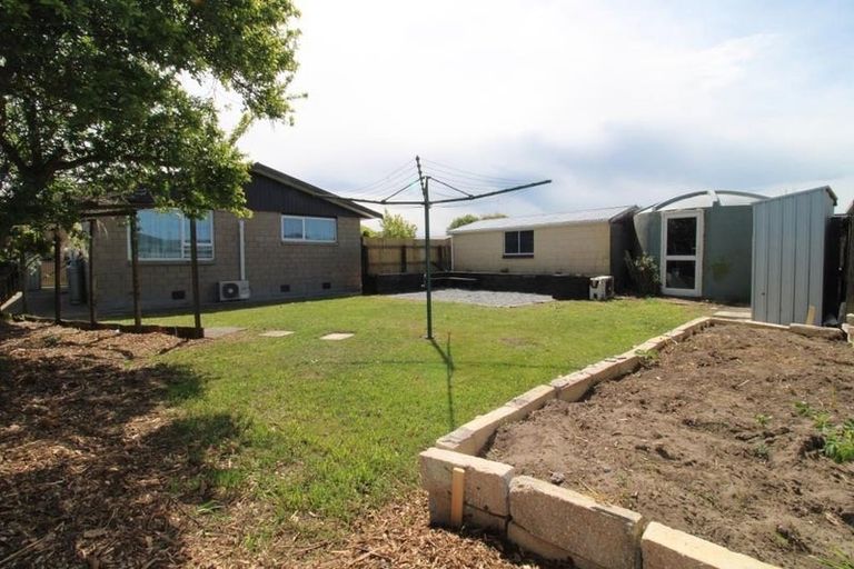 Photo of property in 51 Saint Heliers Crescent, Aranui, Christchurch, 8061