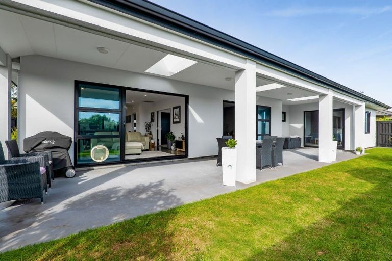 Photo of property in 4 Cessna Lane, Glen Avon, New Plymouth, 4312