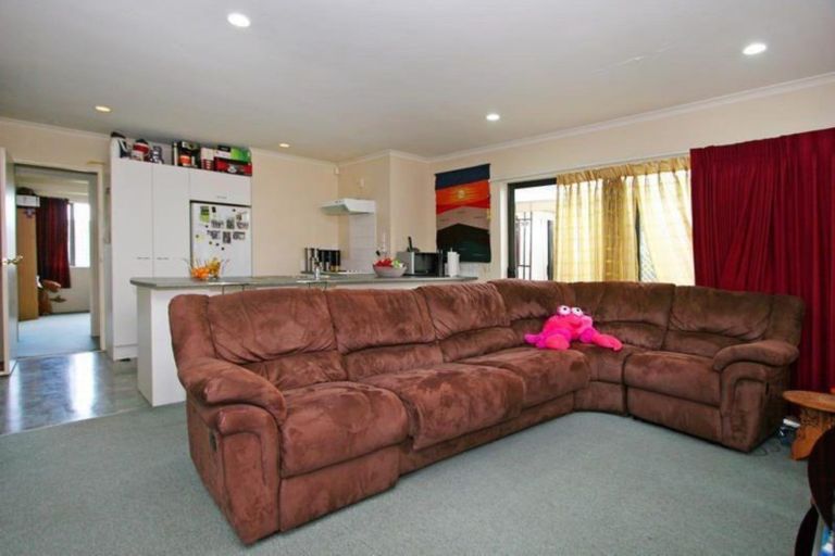 Photo of property in 44 Senator Drive, Manurewa, Auckland, 2105