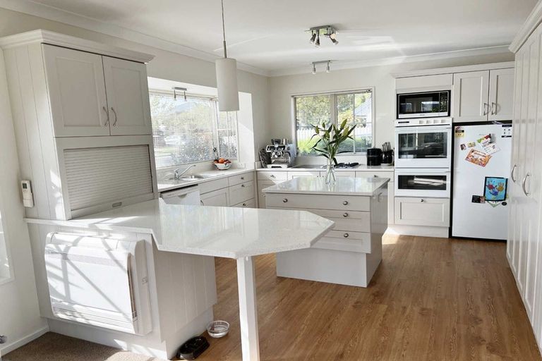 Photo of property in 51 Rempstone Drive, Halswell, Christchurch, 8025