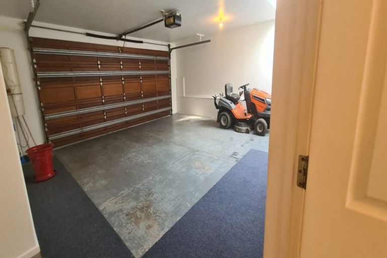 Photo of property in 4 Savoy Road, Orewa, 0931