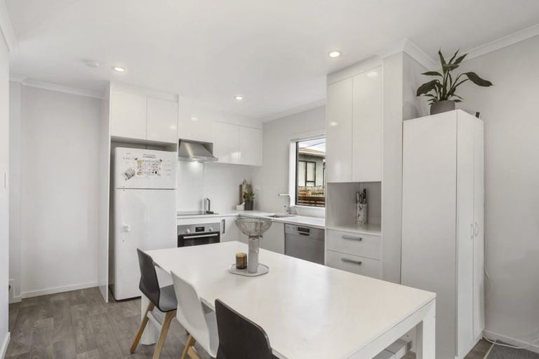 Photo of property in 1/9 Marlene Avenue, Te Atatu South, Auckland, 0610