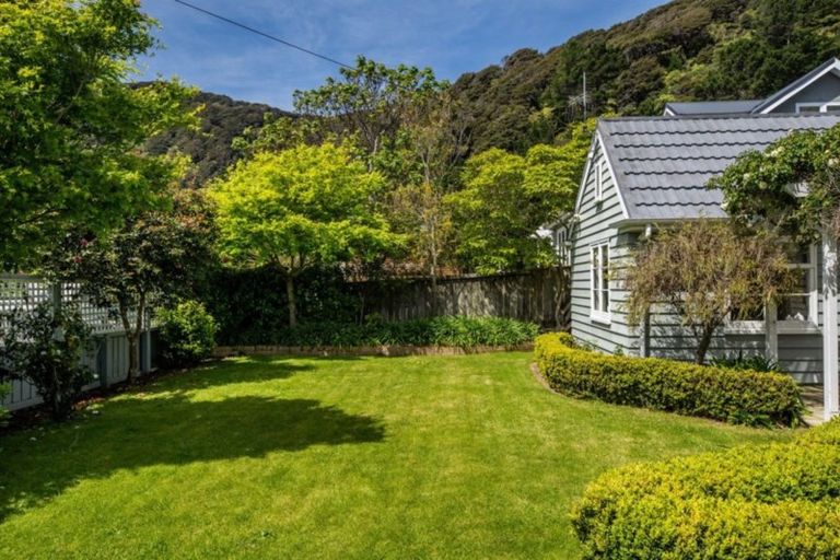 Photo of property in 7 Hinau Street, Eastbourne, Lower Hutt, 5013