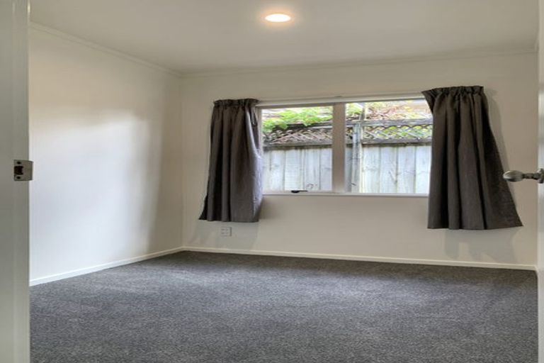 Photo of property in 10/520 Don Buck Road, Westgate, Auckland, 0614