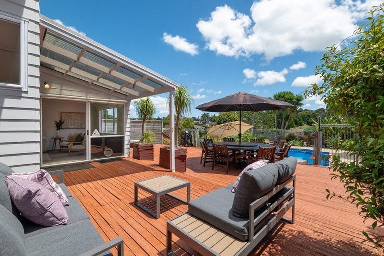 Photo of property in 7 Charmaine Road, Torbay, Auckland, 0630