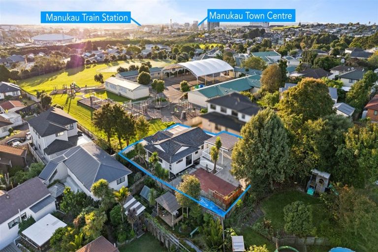 Photo of property in 15a Correa Court, Goodwood Heights, Auckland, 2105