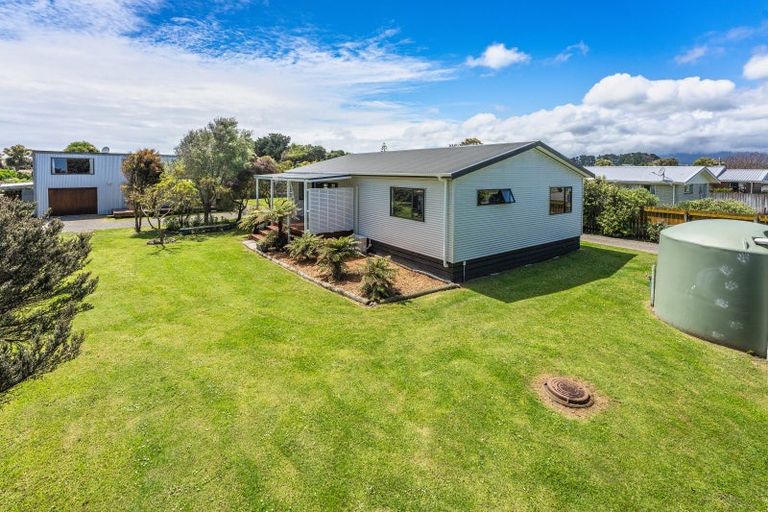 Photo of property in 22 Kiharoa Street, Otaki Beach, Otaki, 5512