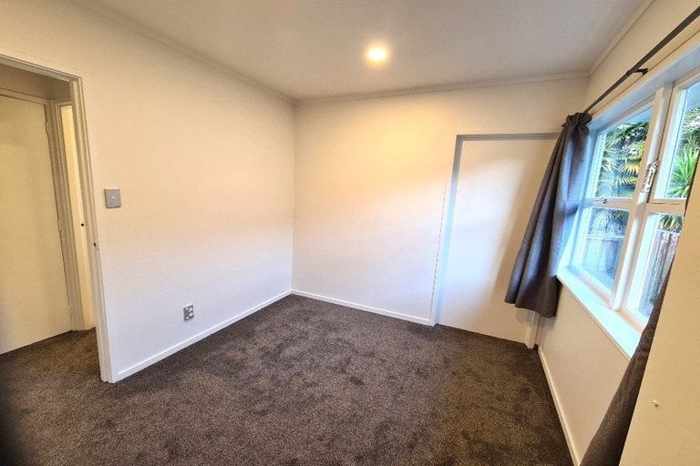 Photo of property in 45 Hogans Road, Glenfield, Auckland, 0629