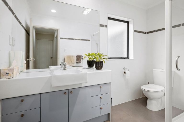 Photo of property in 21 Pine Harbour Parade, Beachlands, Auckland, 2018