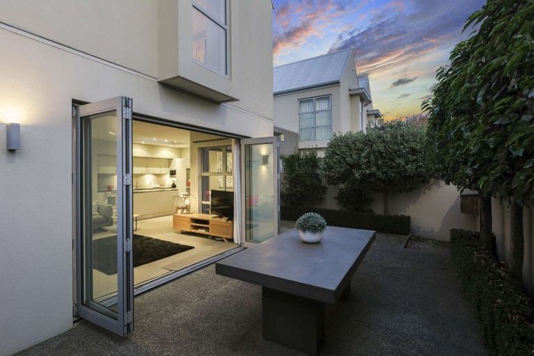 Photo of property in 38 Rhodes Street, Merivale, Christchurch, 8014